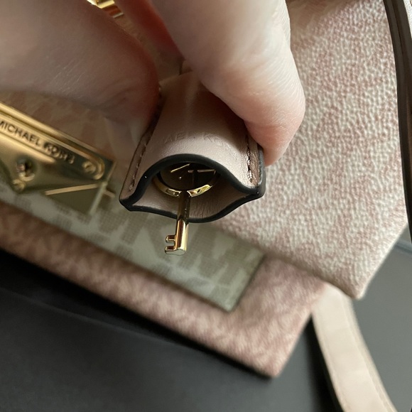 Michael Kors Cece Medium Shoulder Bag - Picture 13 of 15